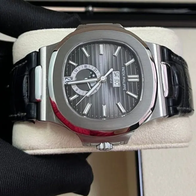 Patek Philippe Nautilus 40mm Black Never worn - Box View
