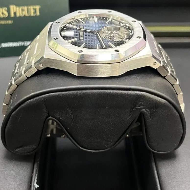 Audemars Piguet Royal Oak 41mm Blue Never worn - Inside View