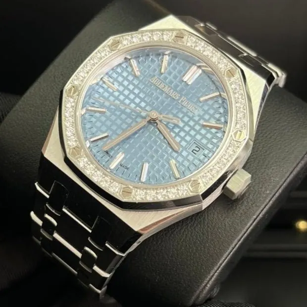 Audemars Piguet Royal Oak Selfwinding 34mm Blue Never worn - Box View