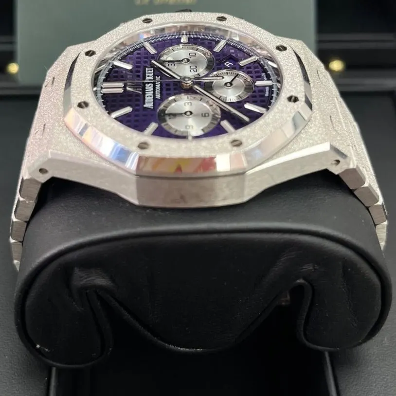 Audemars Piguet Royal Oak Selfwinding Chronograph 41mm White Never worn - Inside View