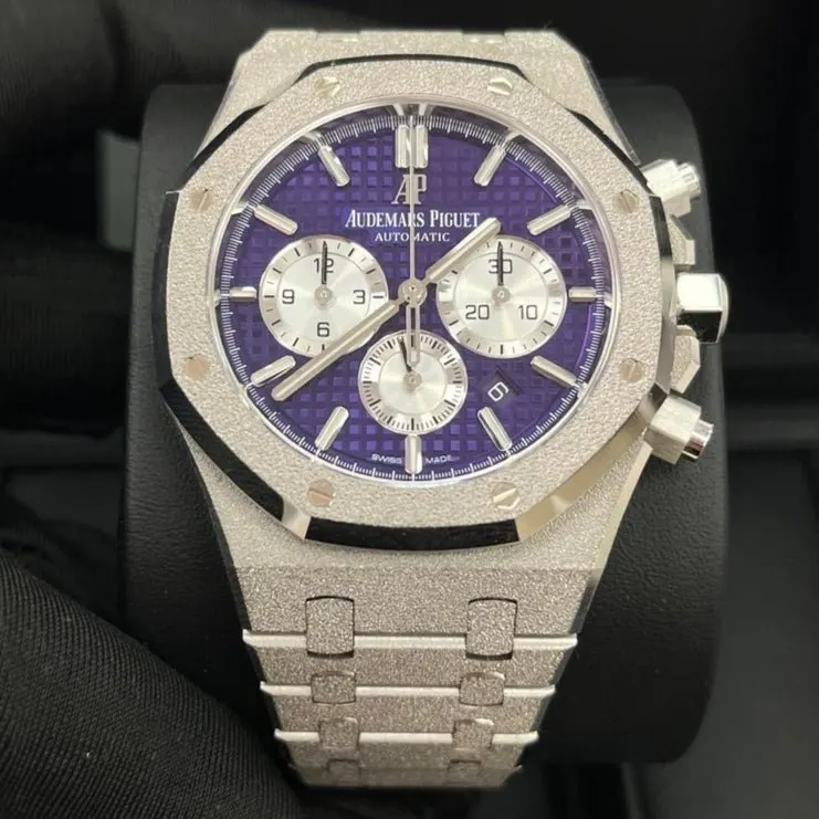 Audemars Piguet Royal Oak Selfwinding Chronograph 41mm White Never worn - Model View