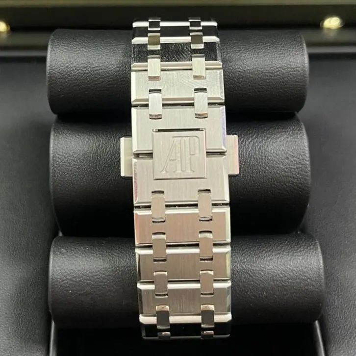Audemars Piguet Royal Oak Selfwinding 37mm Blue Never worn - Model View