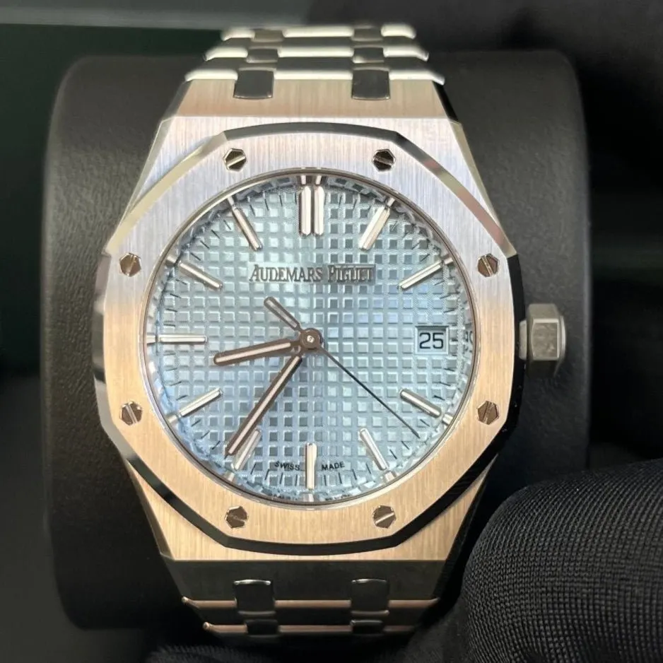 Audemars Piguet Royal Oak Selfwinding 37mm Blue Never worn - Back View