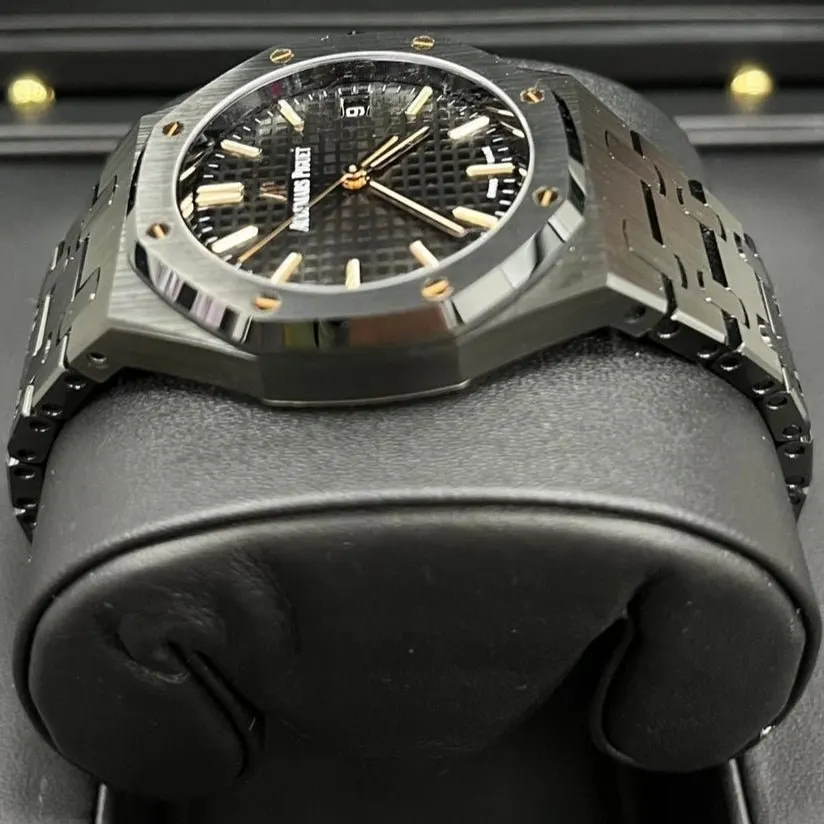 Audemars Piguet Royal Oak Selfwinding 34mm Black Never worn - Back View