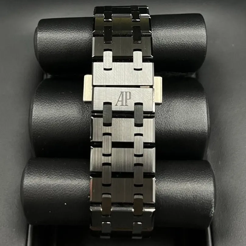 Audemars Piguet Royal Oak Selfwinding 34mm Black Never worn - Box View