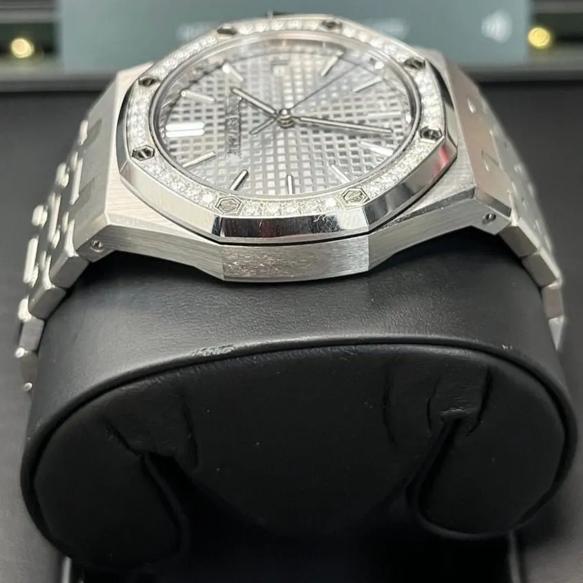 Audemars Piguet Royal Oak Selfwinding 37mm MultiColor Never worn - Back View