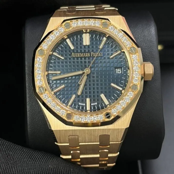 Audemars Piguet Royal Oak Selfwinding 37mm MultiColor Never worn - Inside View