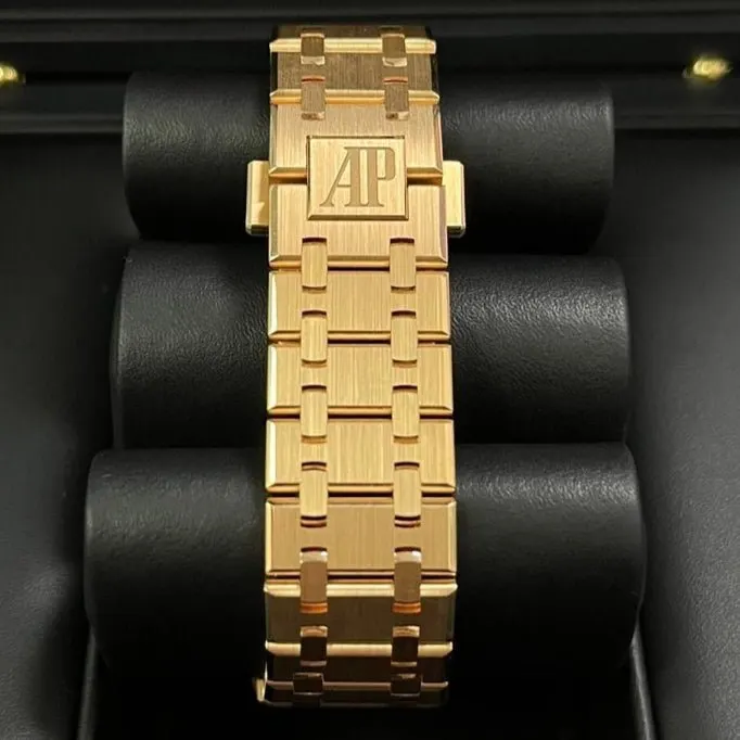 Audemars Piguet Royal Oak Selfwinding 37mm MultiColor Never worn - Box View