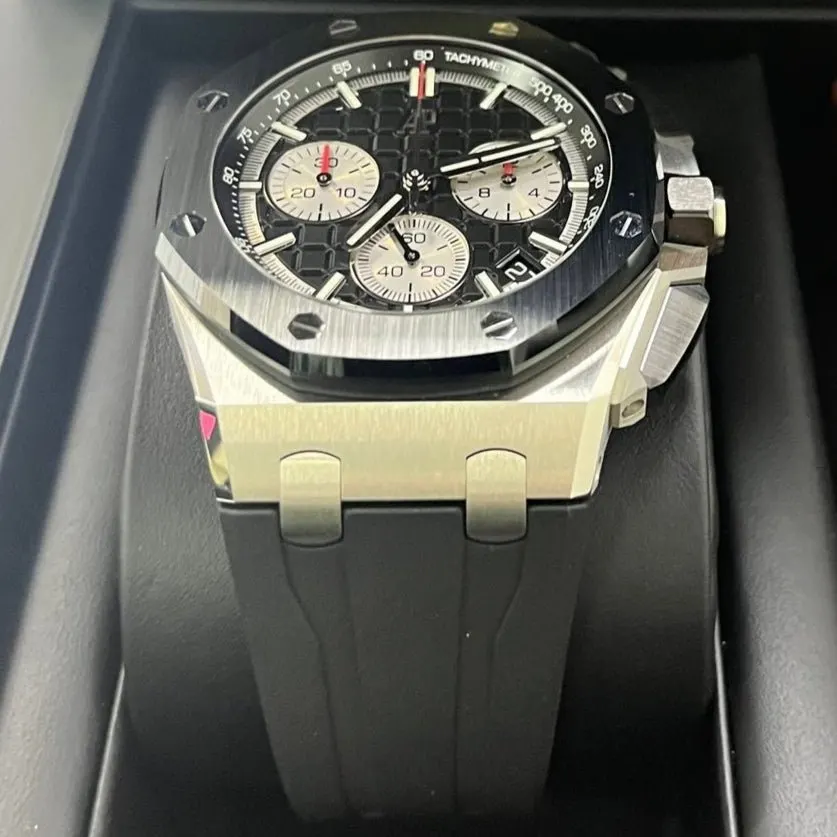 Audemars Piguet Royal Oak Offshore Selfwinding Chronograph 43mm MultiColor Never worn - Inside View