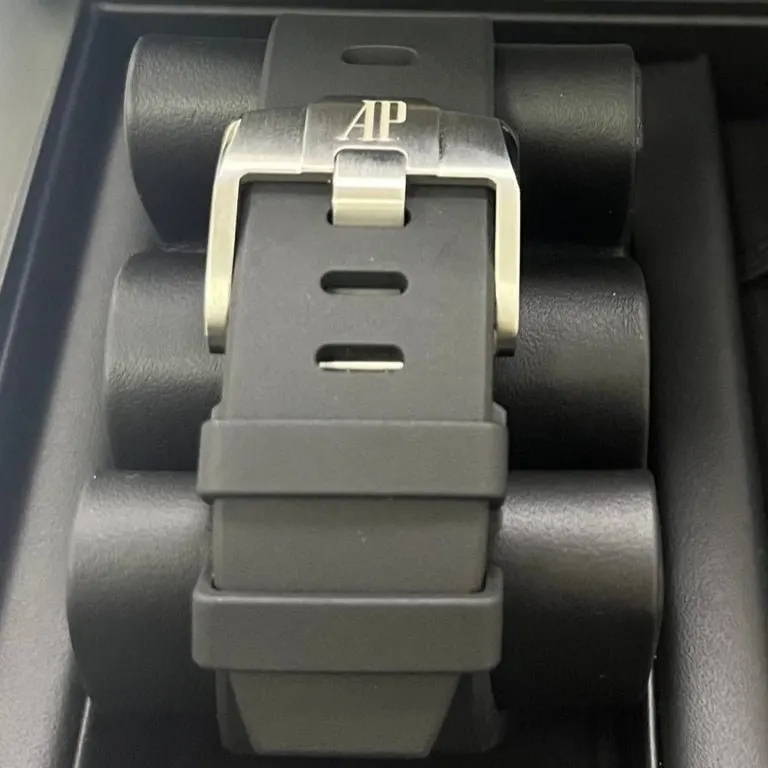 Audemars Piguet Royal Oak Offshore Selfwinding Chronograph 43mm MultiColor Never worn - Model View