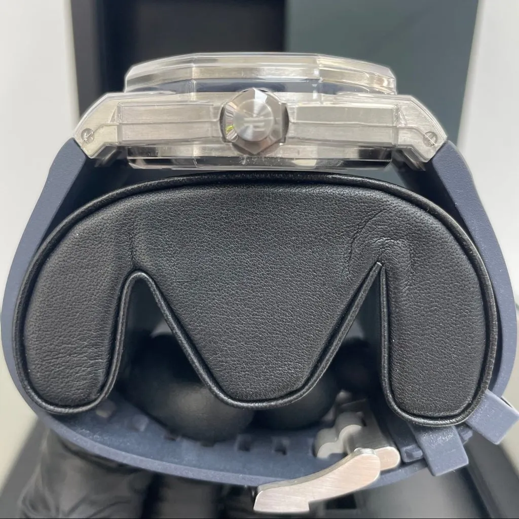 Audemars Piguet Royal Oak Offshore 42mm Blue Never worn - Inside View
