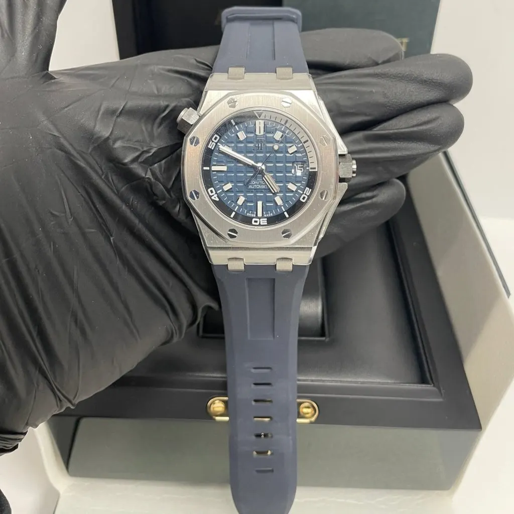 Audemars Piguet Royal Oak Offshore 42mm Blue Never worn - Box View