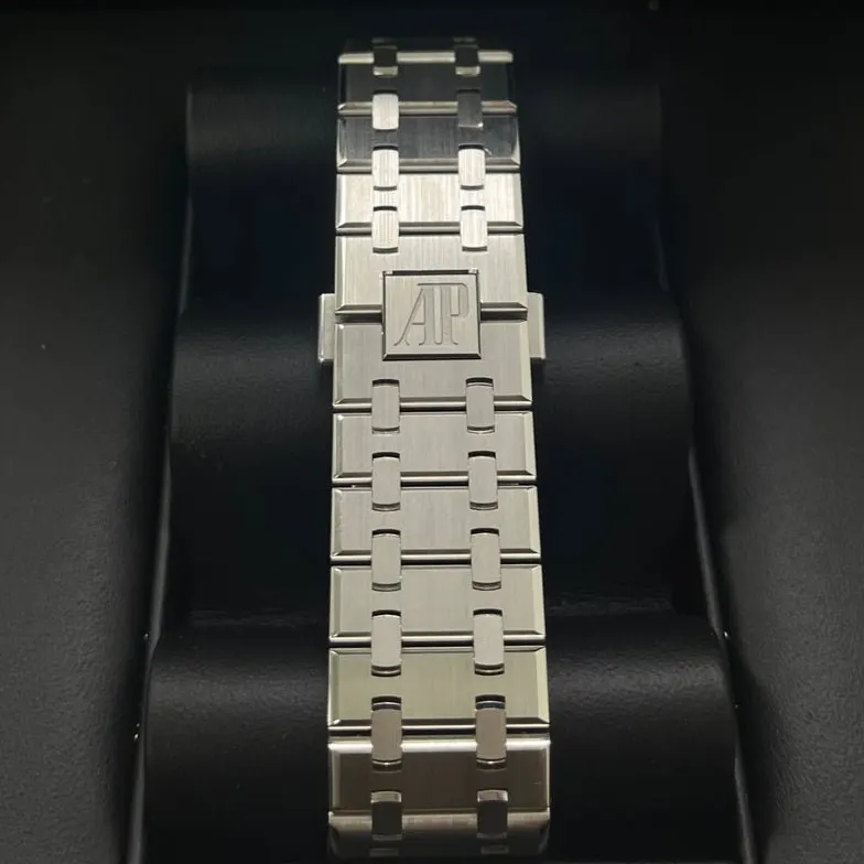 Audemars Piguet Royal Oak 41mm Blue Never worn - Box View
