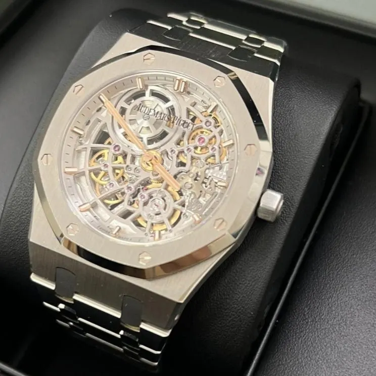 Audemars Piguet Royal Oak 39mm MultiColor Never worn - Model View