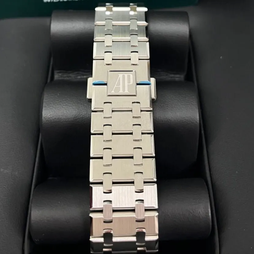 Audemars Piguet Royal Oak 41mm Blue Never worn - Box View