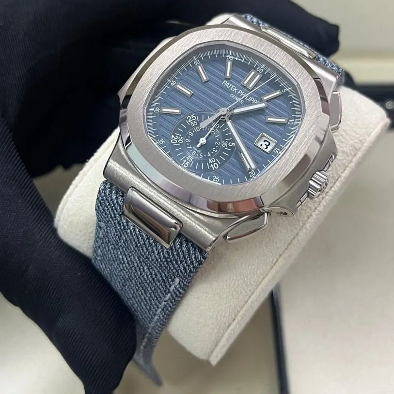 Patek Philippe Nautilus 40mm Blue Never worn - Inside View