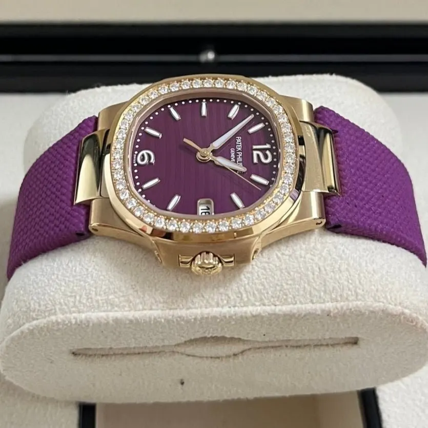Patek Philippe Nautilus 32mm Pink Never worn - Model View