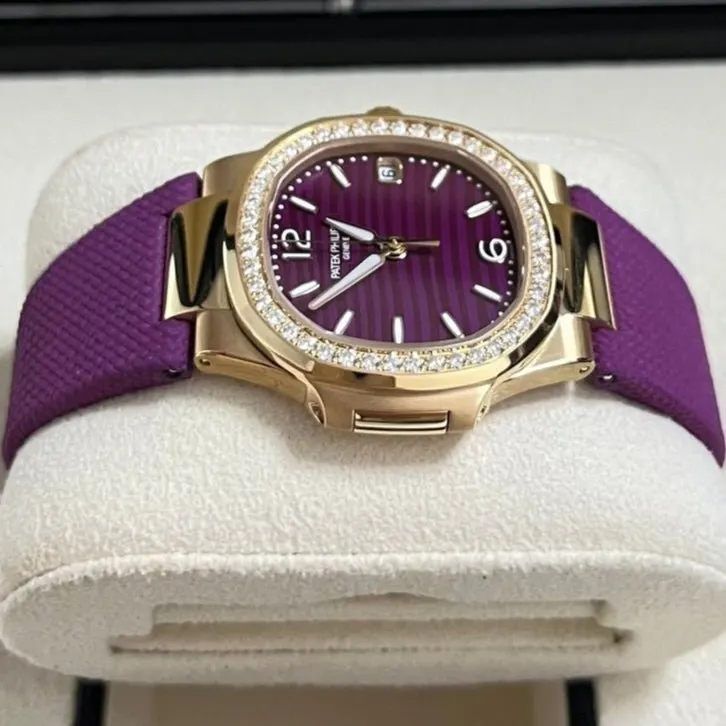 Patek Philippe Nautilus 32mm Pink Never worn - Box View