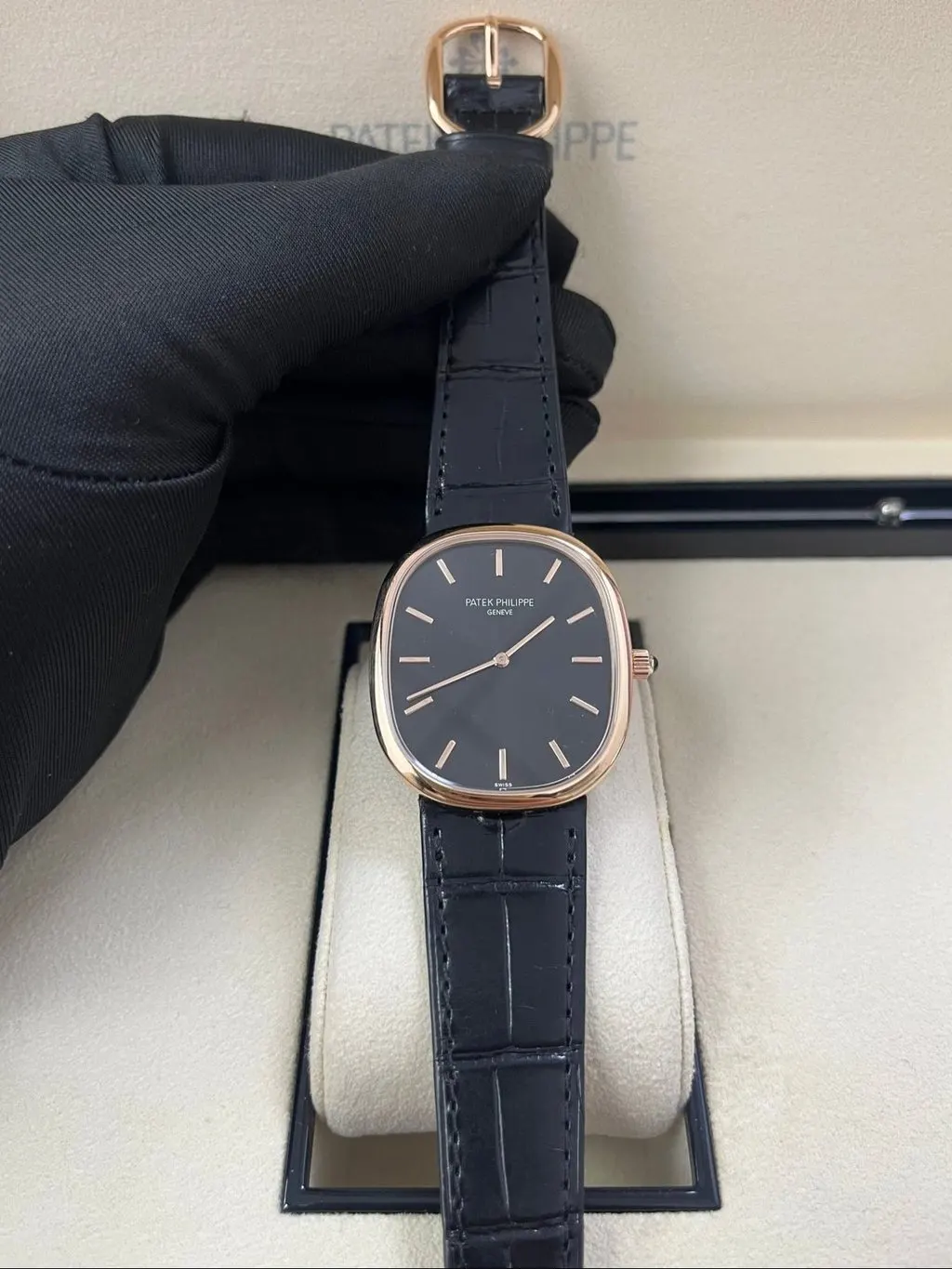 Patek Philippe Golden Ellipse Gold Never worn - Back View