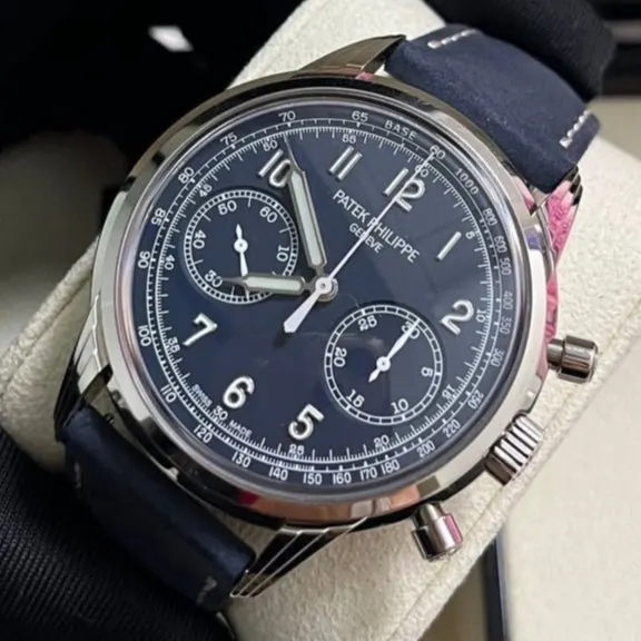 Patek Philippe Complications 41mm White Never worn - Inside View