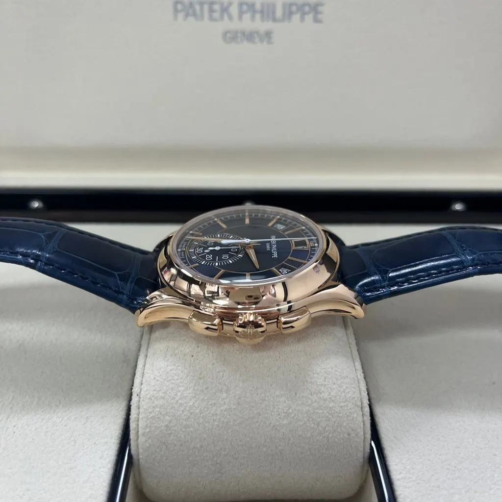 Patek Philippe Annual Calendar Chronograph 5905R-010 Blue Dial 42mm Blue Never worn - Inside View