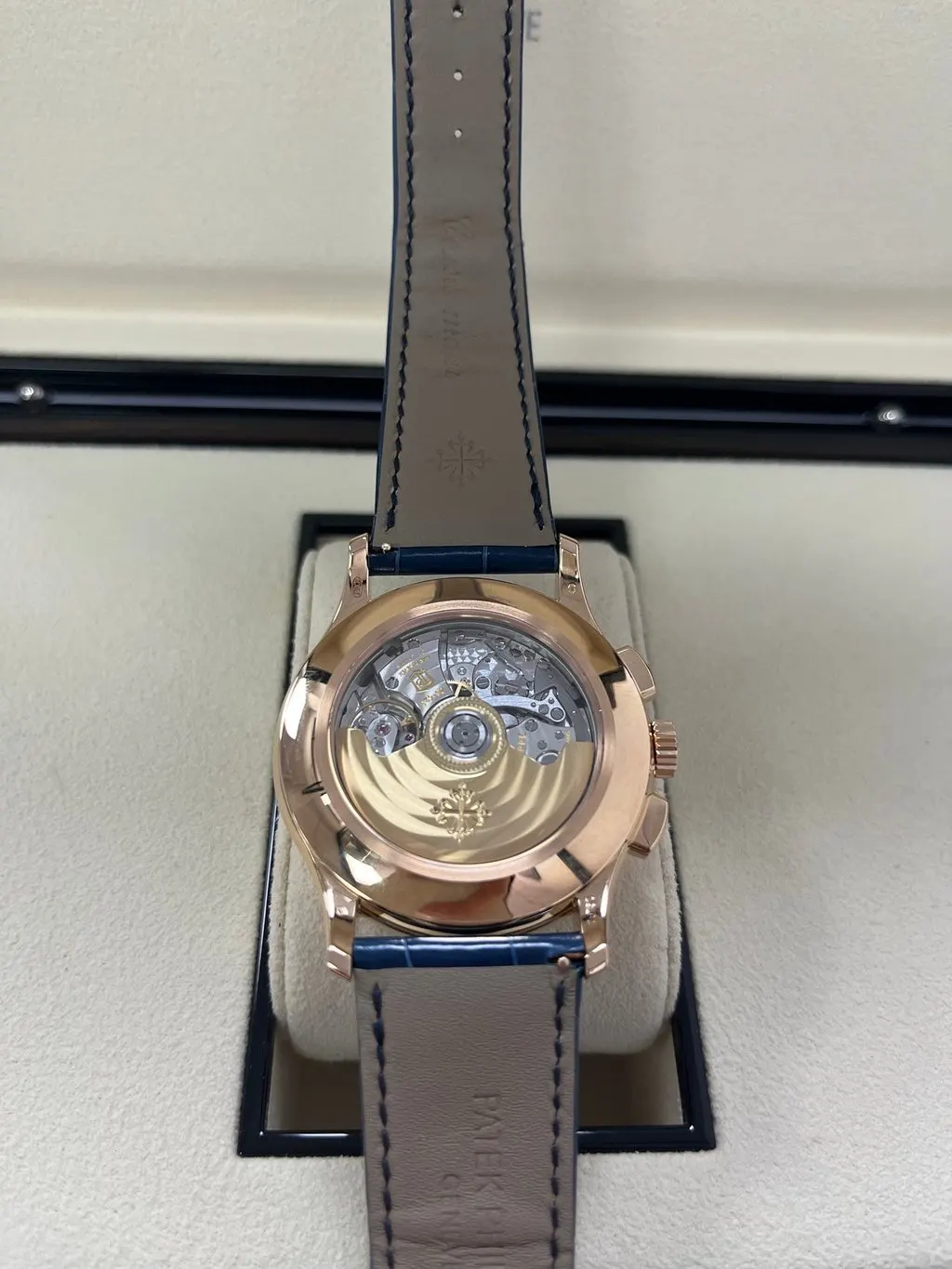 Patek Philippe Annual Calendar Chronograph 5905R-010 Blue Dial 42mm Blue Never worn - Model View