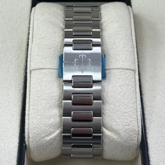 Patek Philippe Nautilus 35mm MultiColor Never worn - Inside View