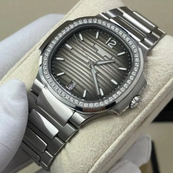 Patek Philippe Nautilus 35mm MultiColor Never worn - Box View