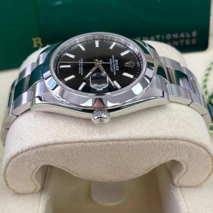 Rolex Datejust 41 Black Never worn - Inside View