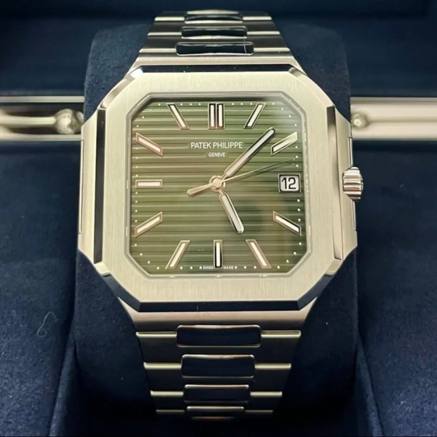Patek Philippe Cubitus Green Dial 5821/1A 45mm Green Never worn - Inside View