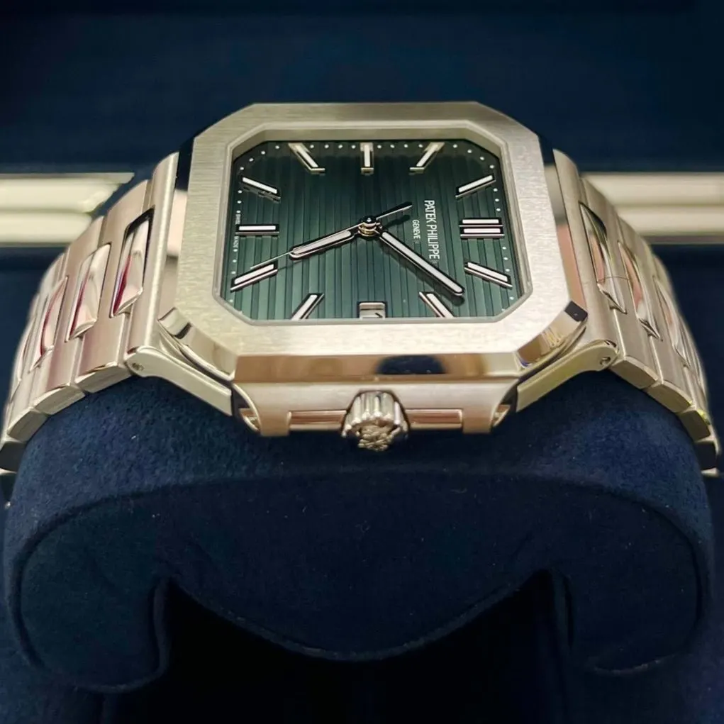 Patek Philippe Cubitus Green Dial 5821/1A 45mm Green Never worn - Box View