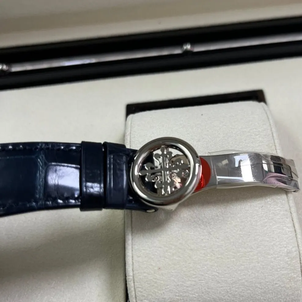 Patek Philippe Annual Calendar Blue Dial 2024 5396G-017 39mm Blue Never worn - Inside View