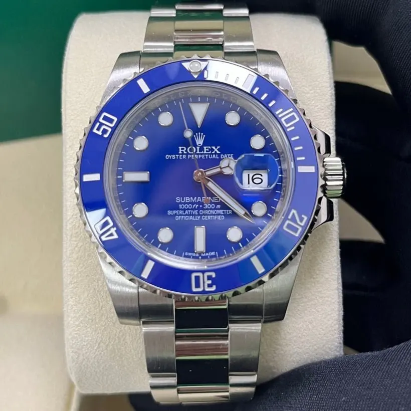 Rolex Submariner 40mm Blue Never worn - Inside View