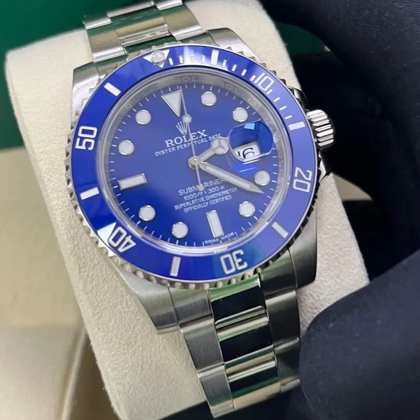 Rolex Submariner 40mm Blue Never worn - Box View