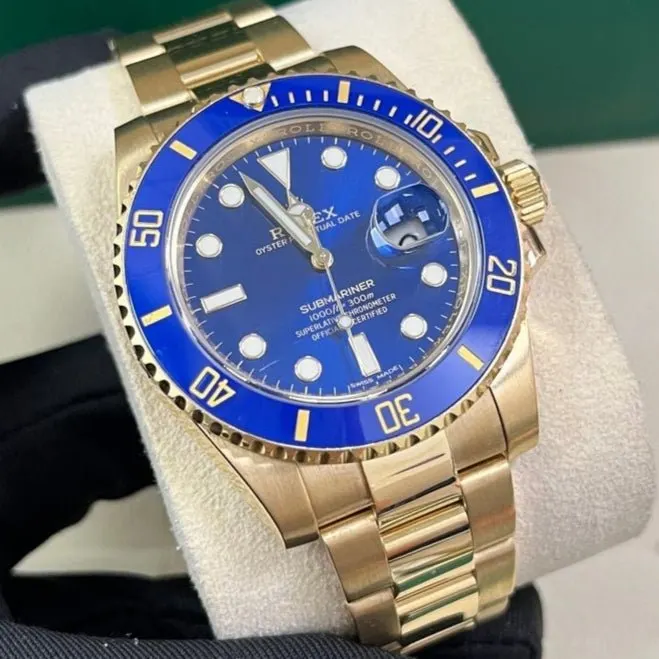 Rolex Submariner 40mm Blue Never worn - Inside View