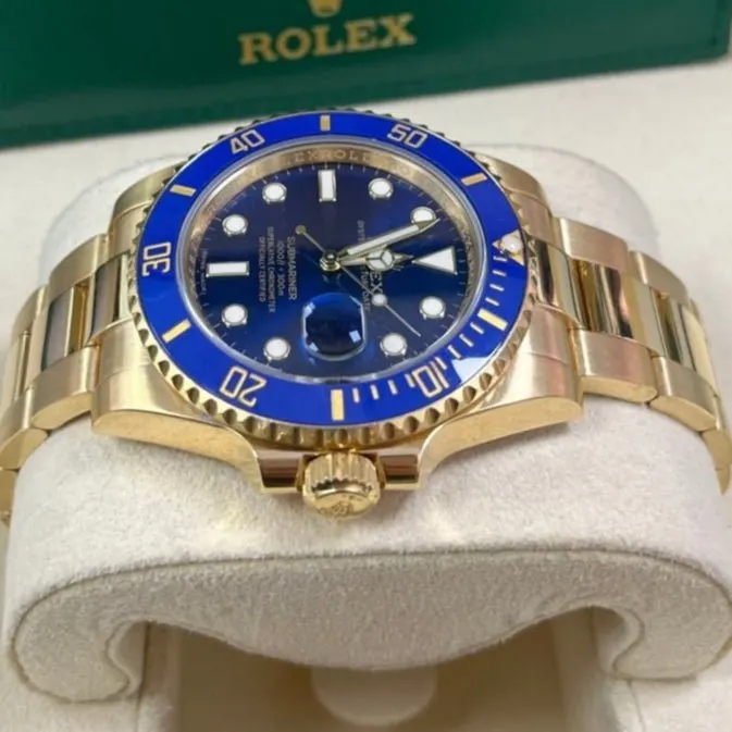 Rolex Submariner 40mm Blue Never worn - Box View