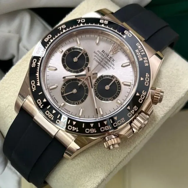 Rolex Daytona 40mm Black Never worn - Model View