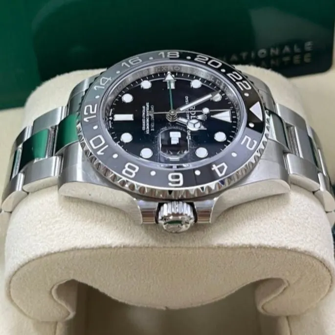 Rolex GMT-Master II 40mm Black Never worn - Inside View