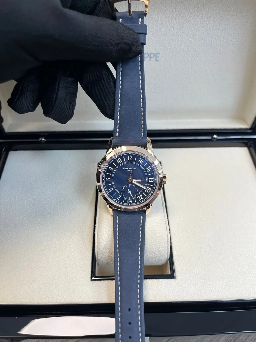 Patek Philippe Calatrava 42mm Blue Never worn - Box View
