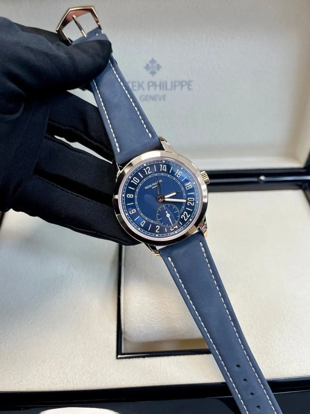 Patek Philippe Calatrava 42mm Blue Never worn - Model View