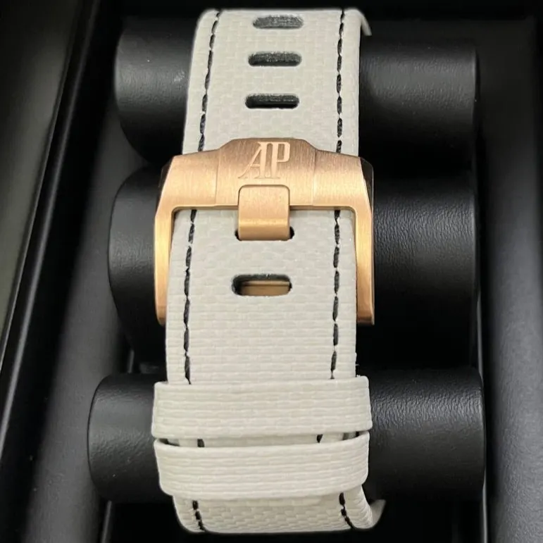 Audemars Piguet Royal Oak Offshore 43mm Pink Never worn - Inside View