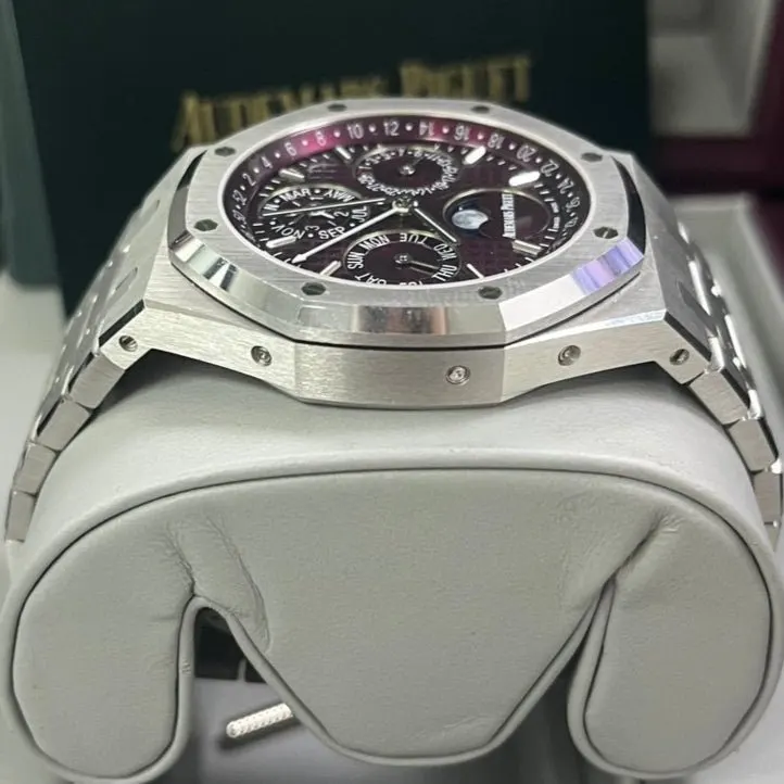 Audemars Piguet Royal Oak Perpetual Calendar 41mm Red Never worn - Inside View