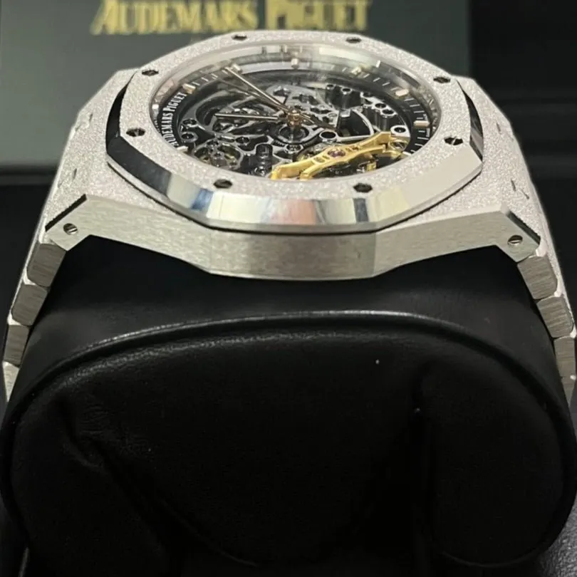 Audemars Piguet Royal Oak 41mm Gold Never worn - Inside View