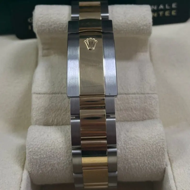 Rolex Datejust 36 Gold Never worn - Model View