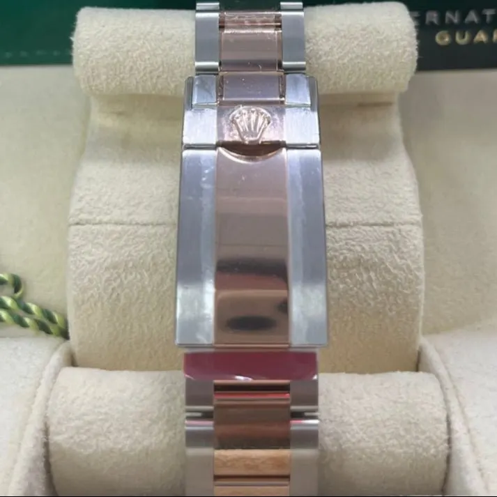 Rolex GMT-Master II 40mm Pink Never worn - Model View