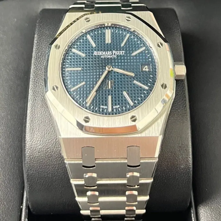 Audemars Piguet Royal Oak 39mm Blue Never worn - Model View