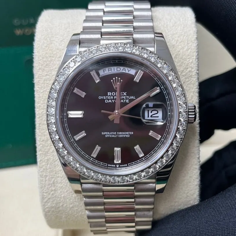 Rolex Day-Date 40 Silver Never worn - Inside View