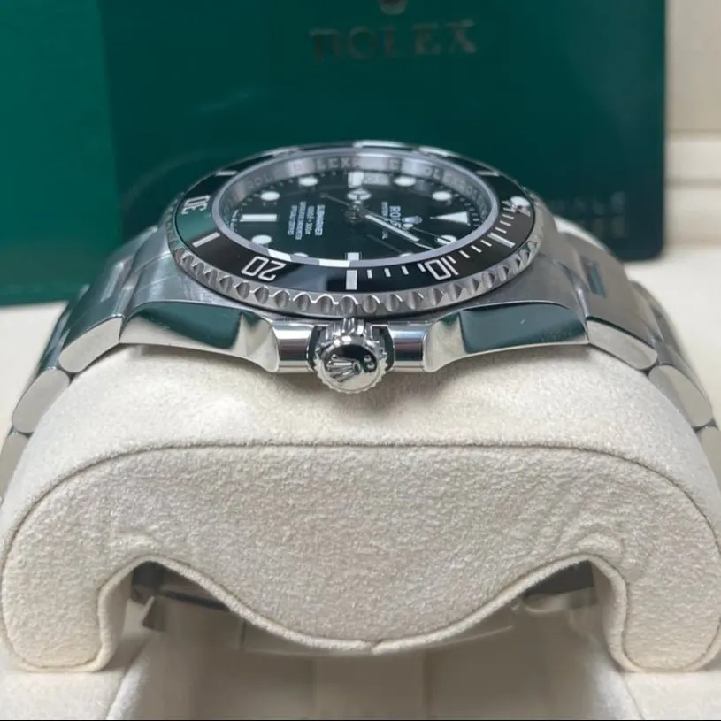 Rolex Submariner 41mm Black Never worn - Model View