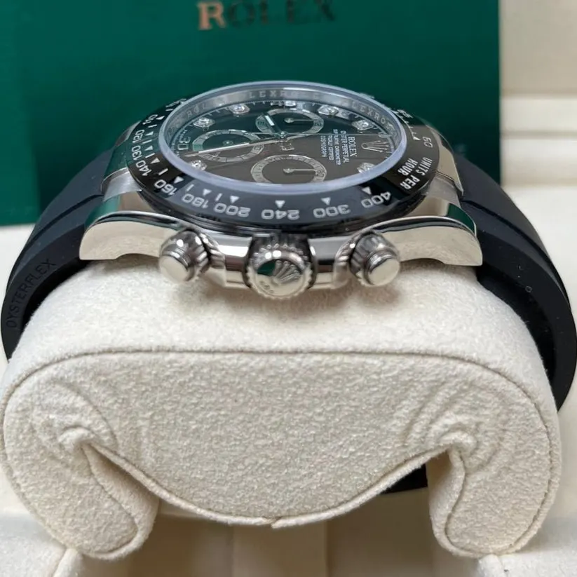 Rolex Daytona 40mm Silver Never worn - Inside View