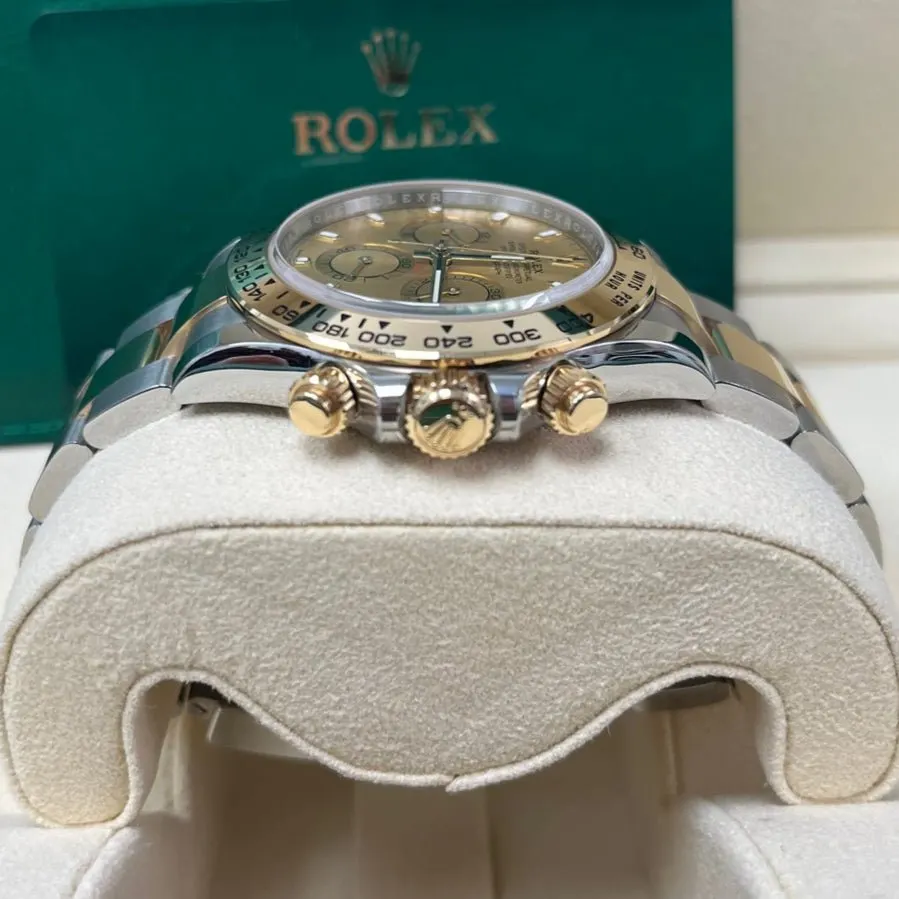 Rolex Daytona 40mm Gold Never worn - Model View